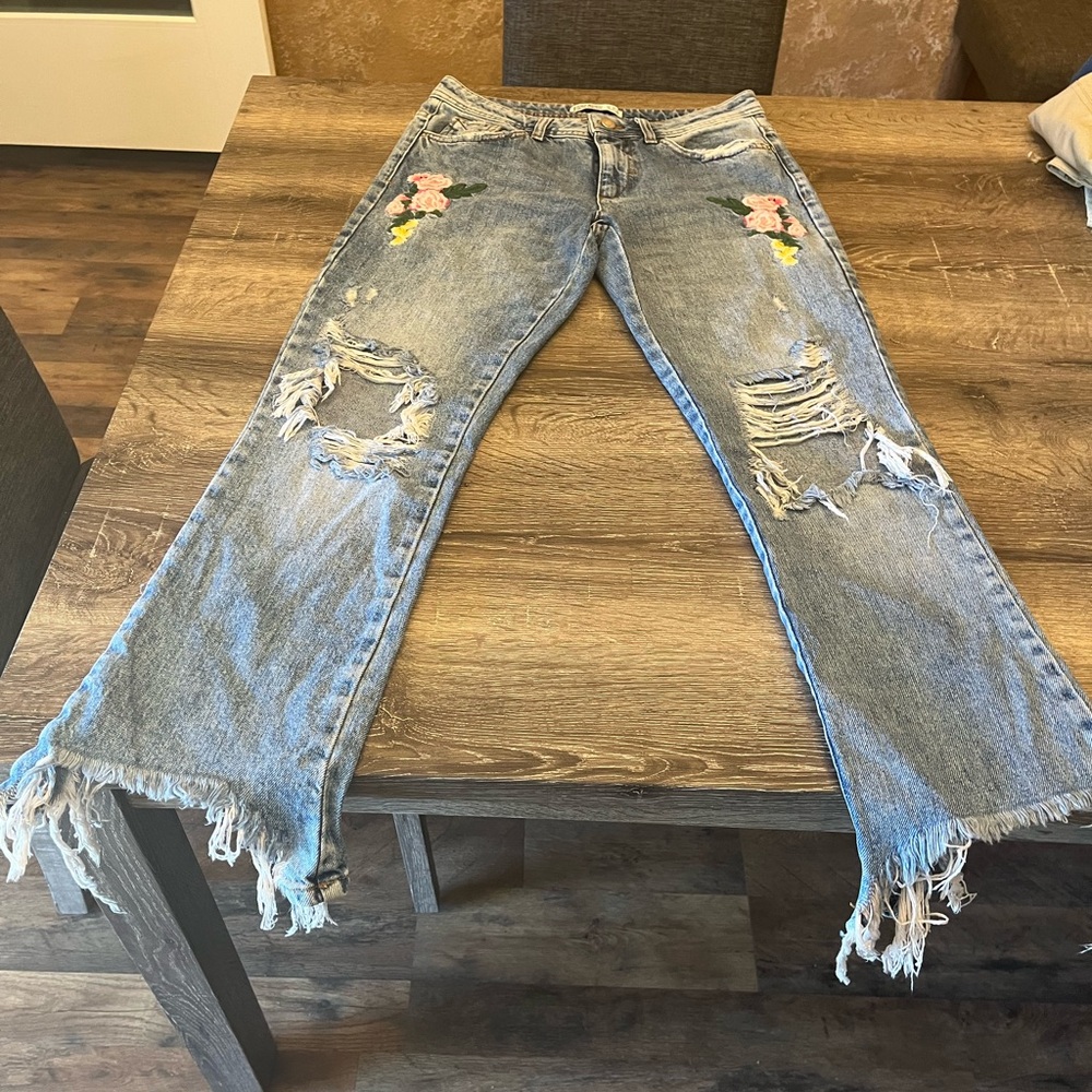 ZARA Basic 1975 Floral Embroidered Denim Jeans - Picture 9 of 10